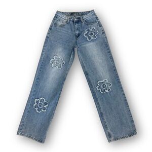 NWOT Cali 1850 Daisy Patch Boyfriend Jeans Size 5